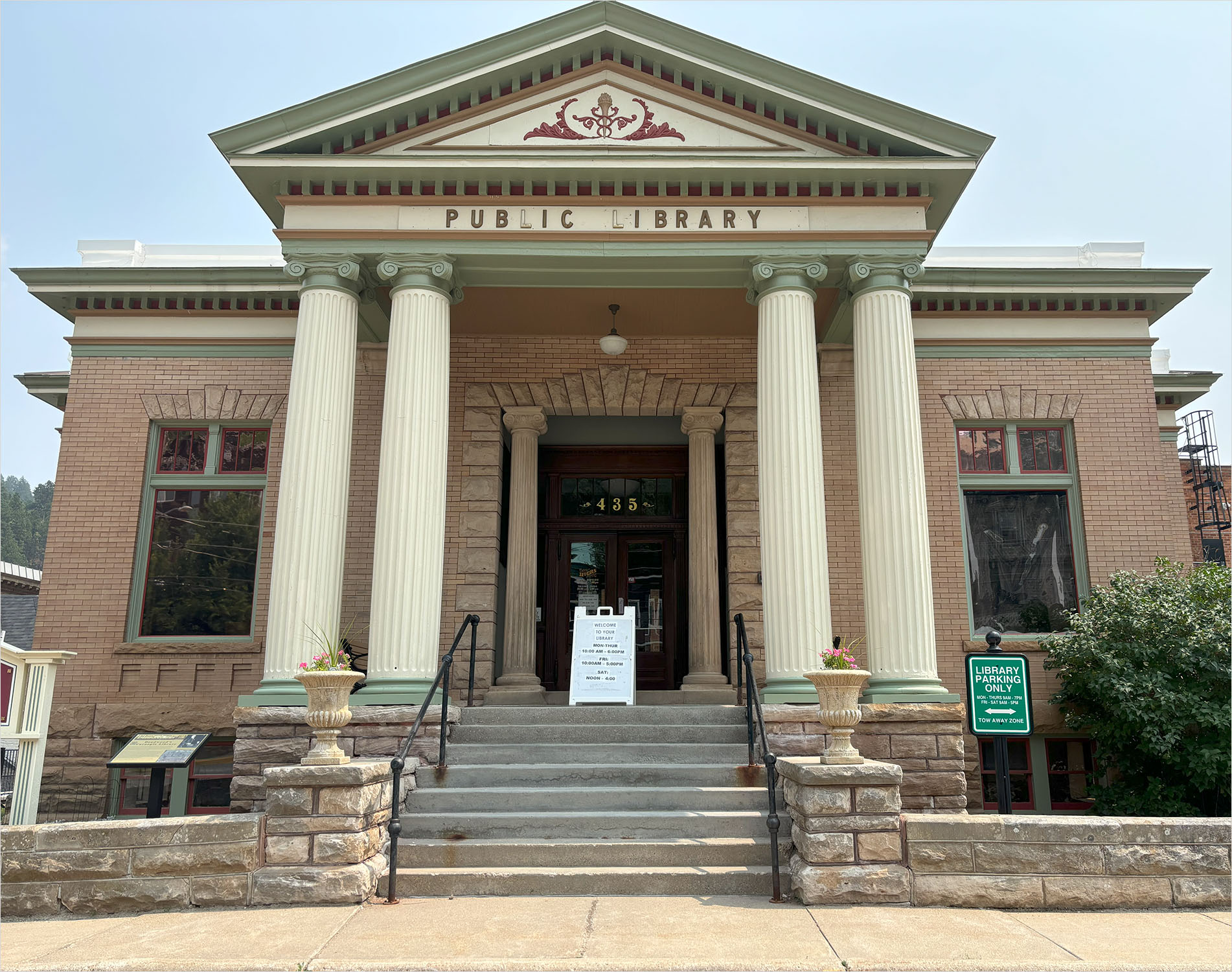 Deadwood, SD library